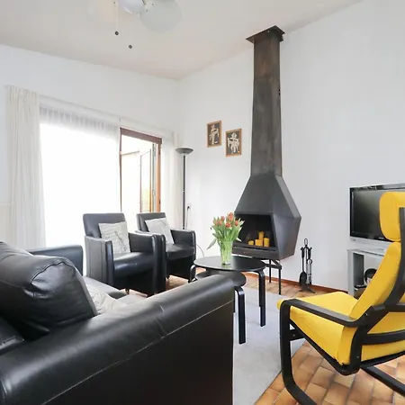 Spacious Near Forest Noordwijkerhout