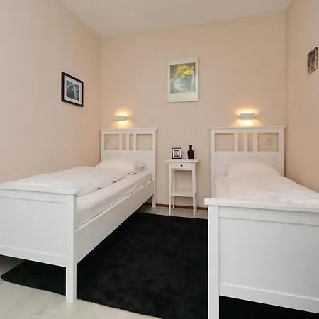 Spacious Near Forest Holiday home *